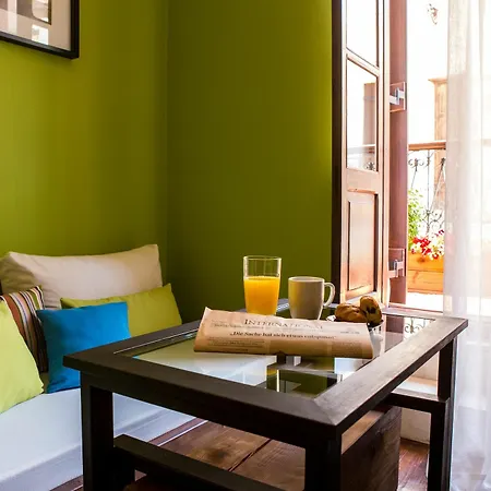 Favela Living Space Vendégház Hriszí Aktí Haniá